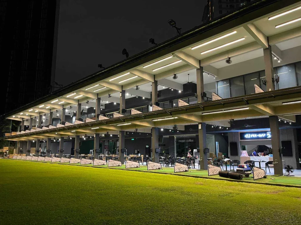 Bangkok city lifestyle, golf for urban professionals