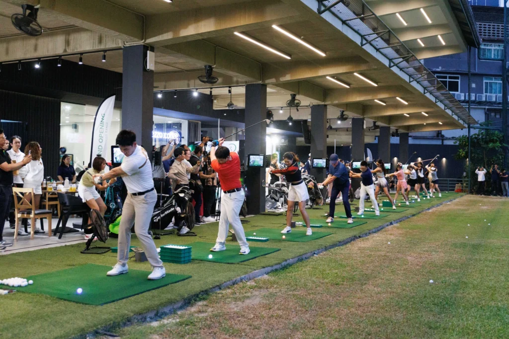 Group night golf at 42 TEE-OFF Bangkok, friends and colleagues