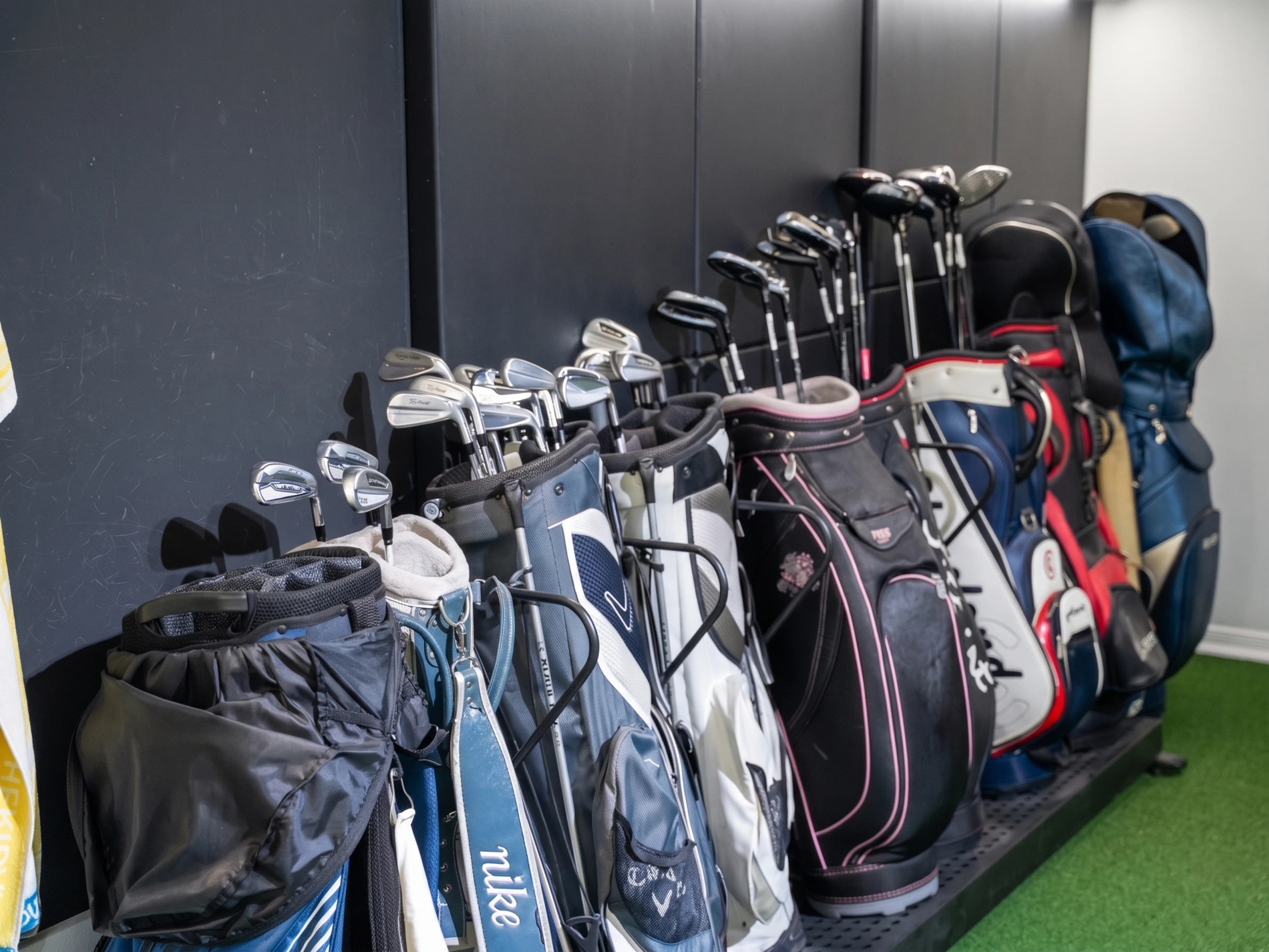 Best golf clubs for beginners, complete starter guide