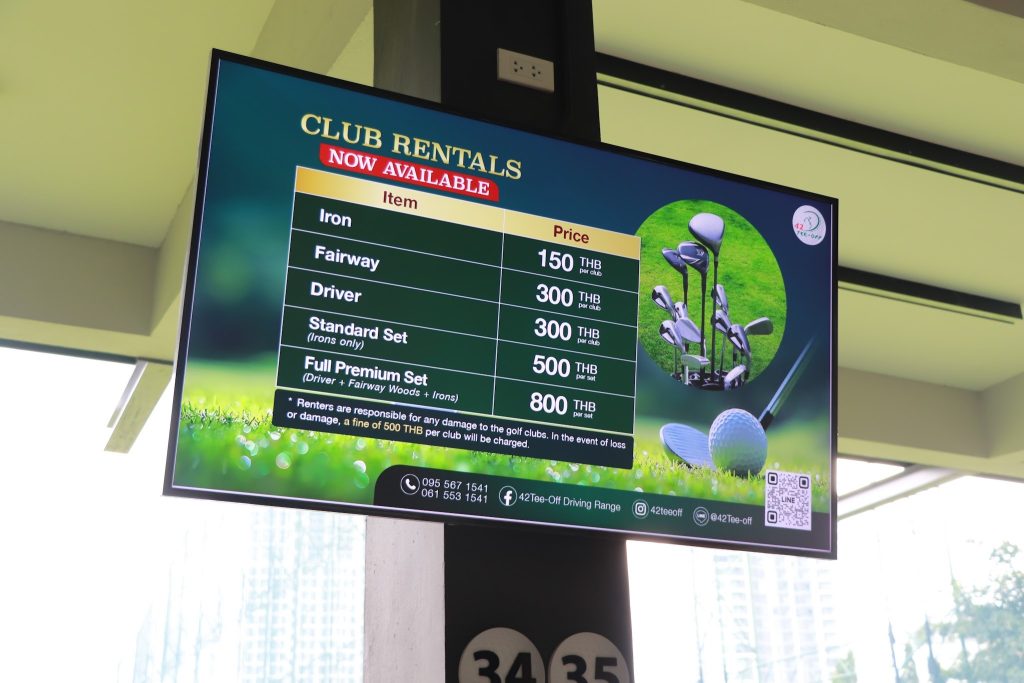 Book a golf practice session online at 42 TEE-OFF premium urban golf facility.