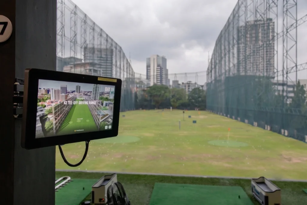 TrackMan screen at 42 TEE-OFF indoor range, Bangkok